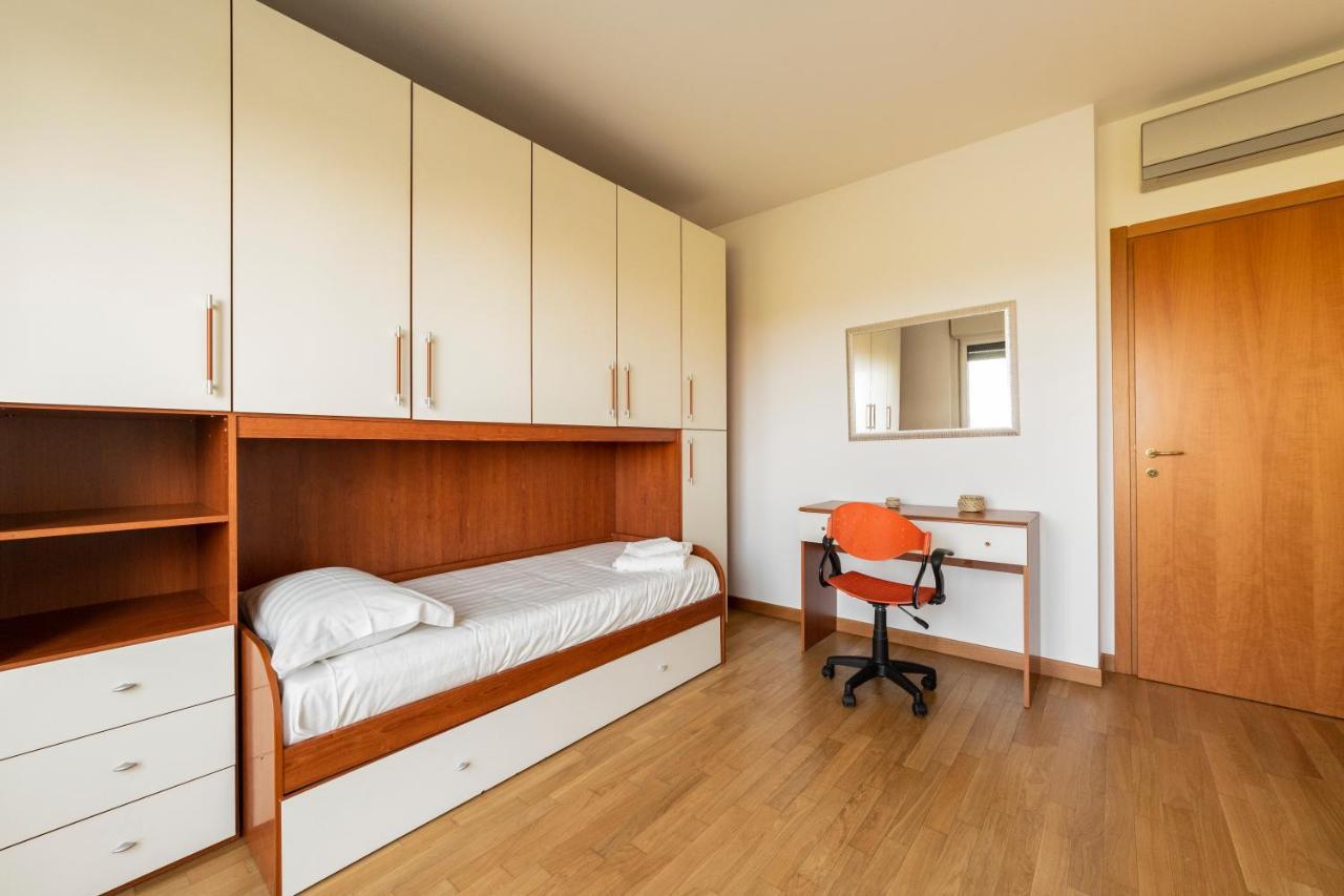 Ferienwohnung Milano Rogoredo Apt With Terrace! Exterior foto